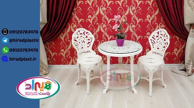 میز و صندلی پلاستیکی کلاسیک