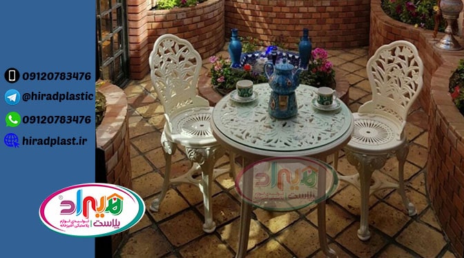 میز و صندلی پلاستیکی کلاسیک