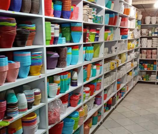 انواع مختلف گلدان پلاستیکی موجود در بازار