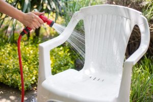 صندلی پلاستیکی برای حیاط
